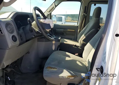 2009 Ford Econoline E350 Super Duty Wagon из США, поврежденный, VIN 1FBNE31LX9DA77261